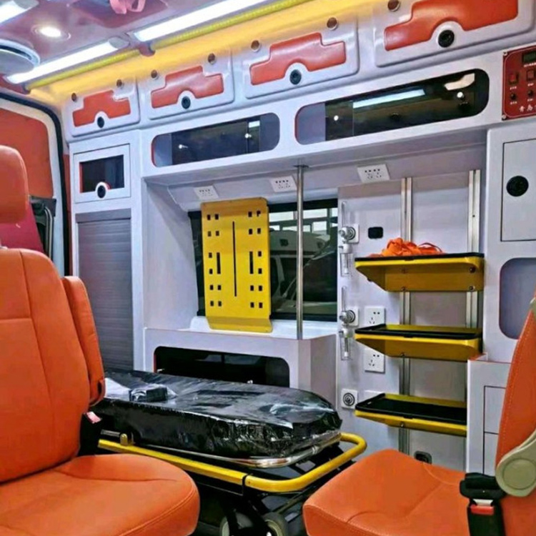 三亚长途救护车护送病人租赁价格